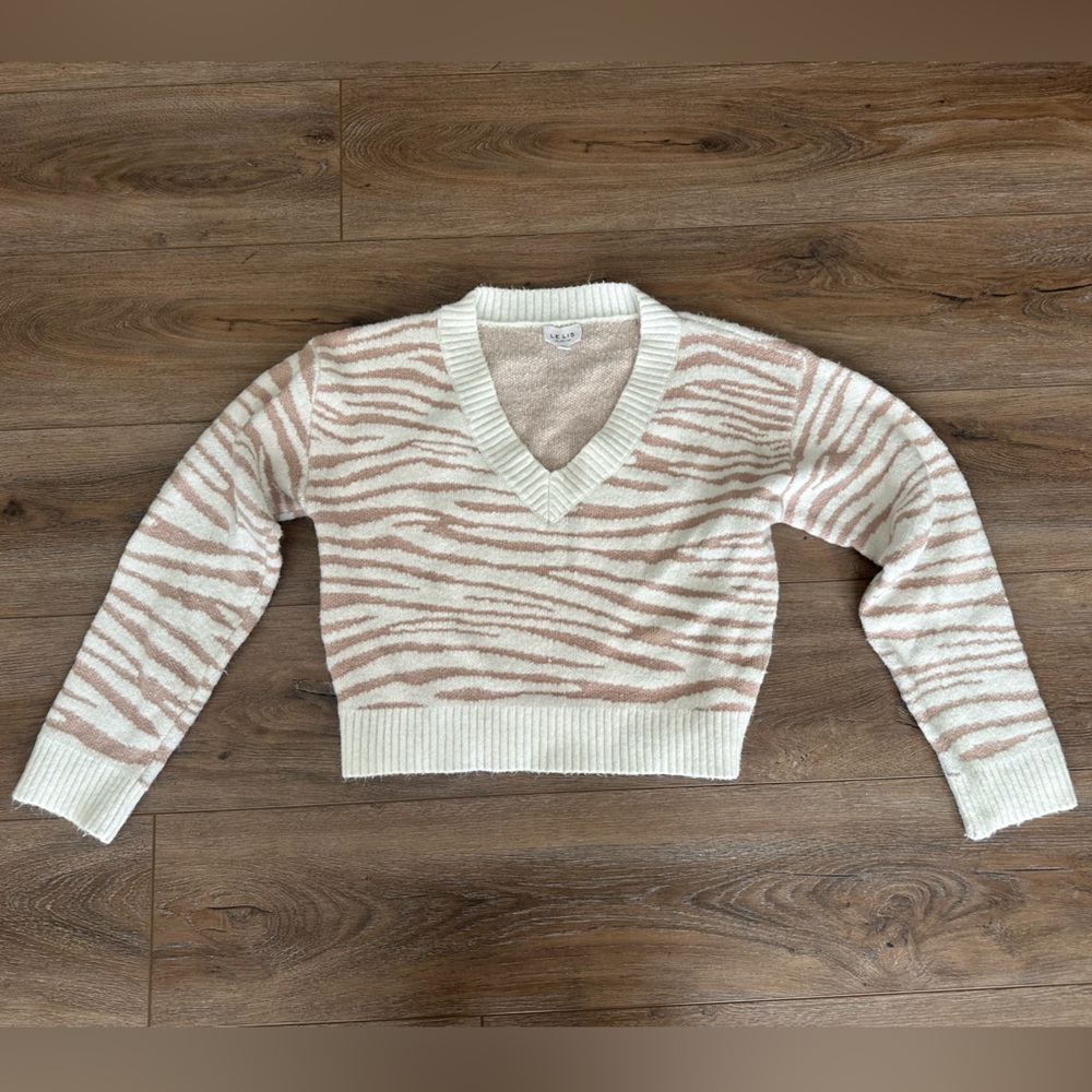 Le Lis V-Neck Cream/White Zebra Stripe Sweater Size S